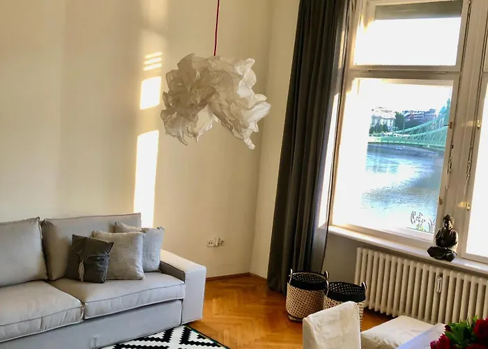 Danube View In Center-prime Location Apartamento