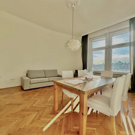 Danube View In Center-prime Location Apartament
